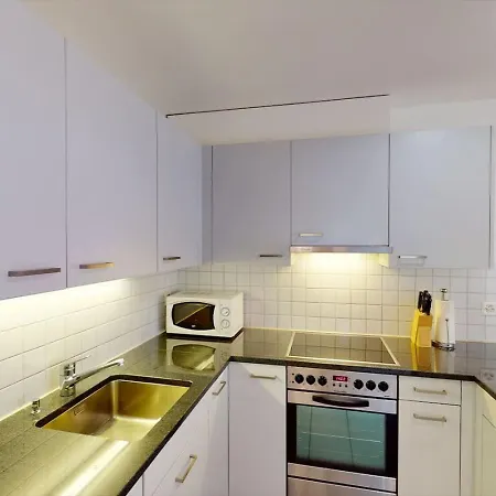 Fantastic 1 Bedroom Flat In The Center - Froehlich