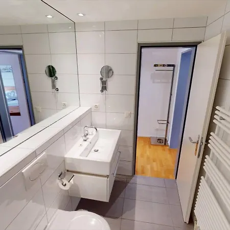 Fantastic 1 Bedroom Flat In The Center - Froehlich Zürih
