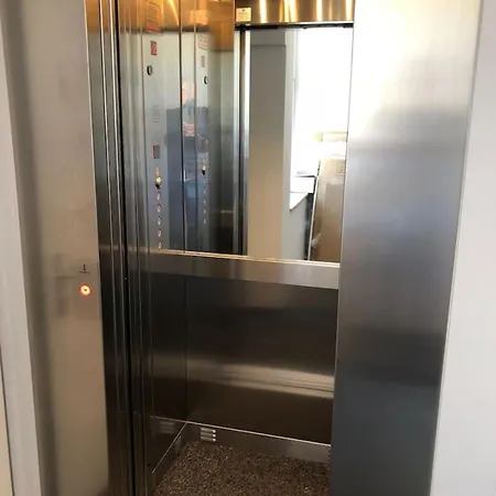 Fantastic 1 Bedroom Flat In The Center - Froehlich